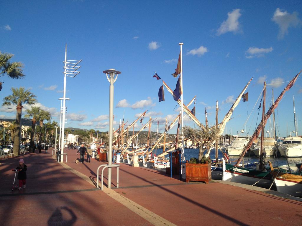Au Coeur De La Ville Bandol Bilik gambar